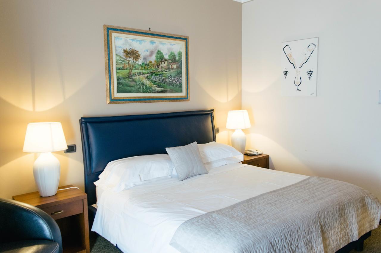Villa San Carlo Cortemilia ภายนอก รูปภาพ